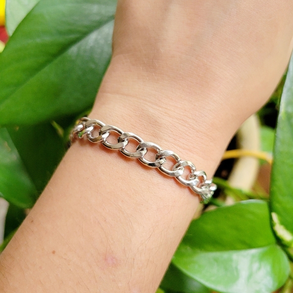 Classic Silver Chain Link Bracelet - Picture 3 of 7